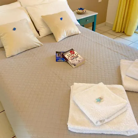 Pink&blue Beachfront Appartement Akharavi